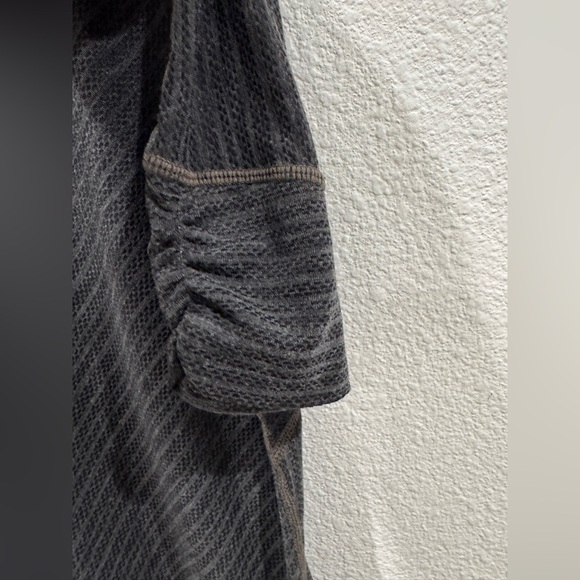 Prana Helani Lightweight Mesh Striped Short Sleeve Grey Athletic Yoga Top Small - Picture 13 of 16